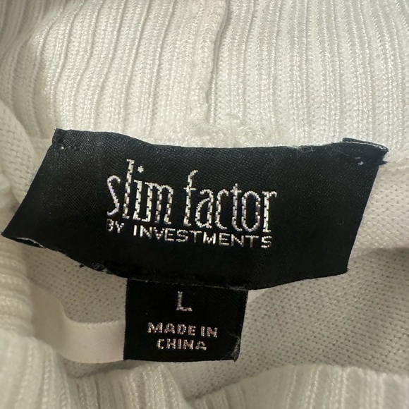 Slim Factor by investments- Size Large black and white asymmetrical swea… - Picture 5 of 6